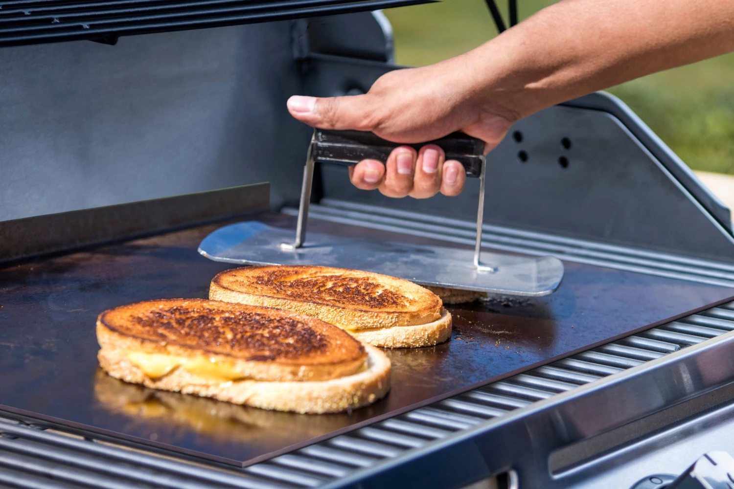 Char-Broil Grilling Tools & Accessories All-Purpose Steel Griddle 5 Char-Broil Grilling Tools & Accessories All-Purpose Steel Griddle - Image 5