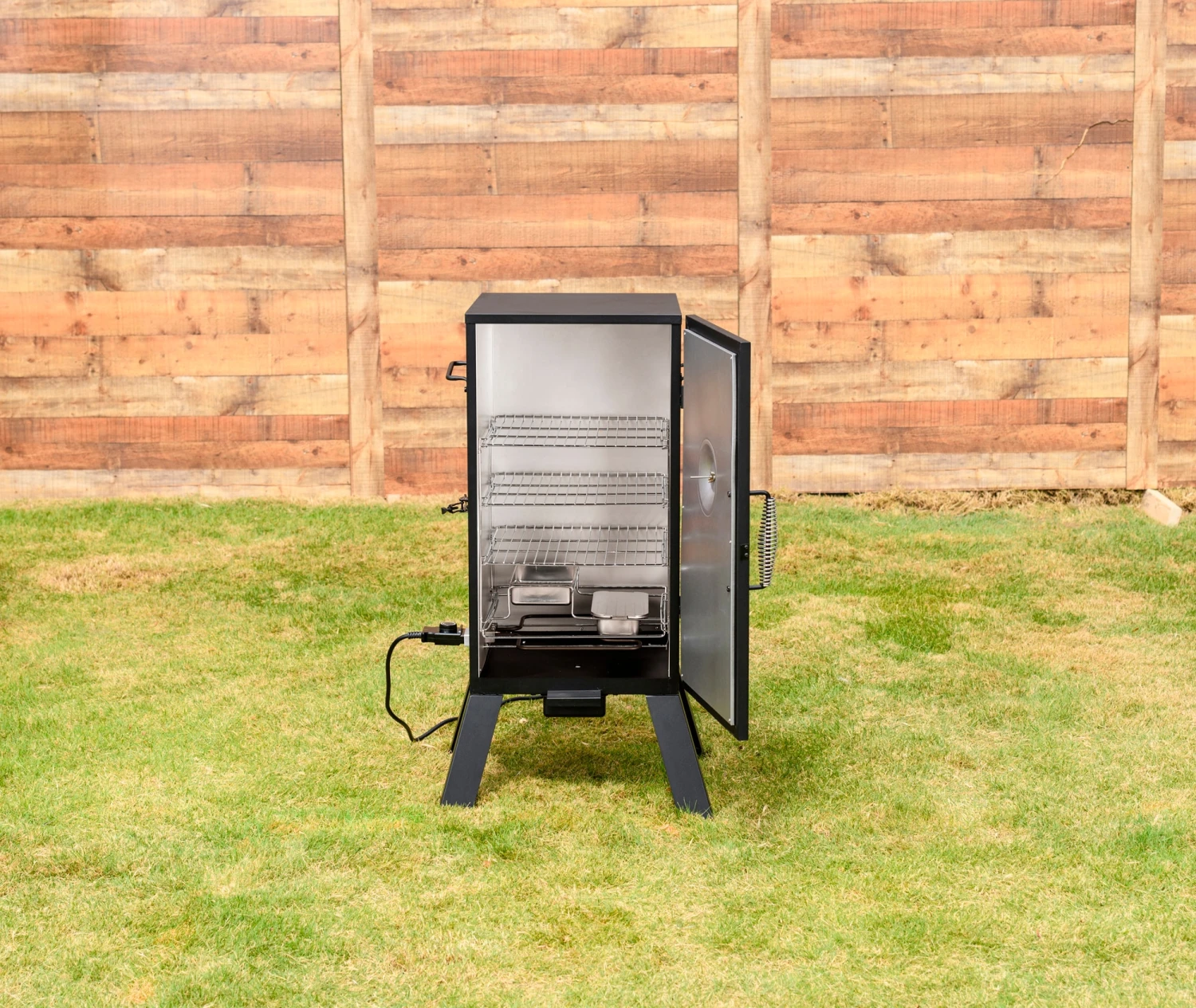 Masterbuilt Smokers Analog 530-Sq in Black Electric Smoker 2 Masterbuilt Smokers Analog 530-Sq in Black Electric Smoker - Image 2