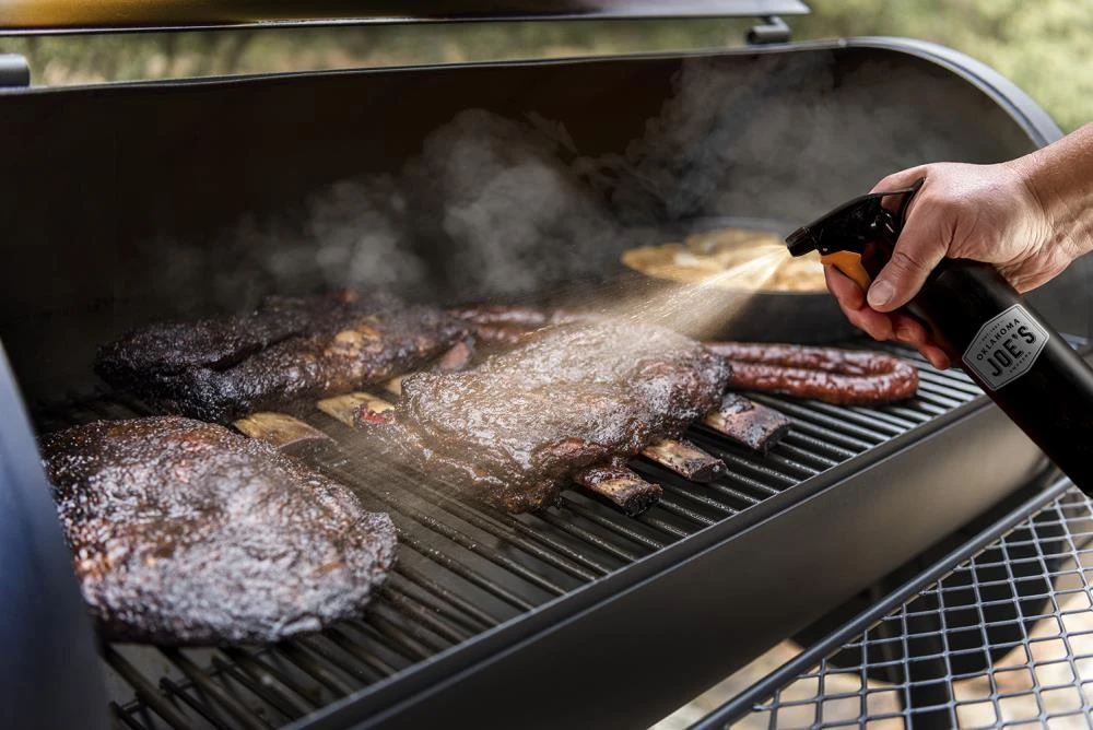 Oklahoma Joe's Grilling Tools & Accessories Oklahoma Joe's 2-in-1 Spray Injector 5 Oklahoma Joe's Grilling Tools & Accessories Oklahoma Joe's 2-in-1 Spray Injector - Image 5