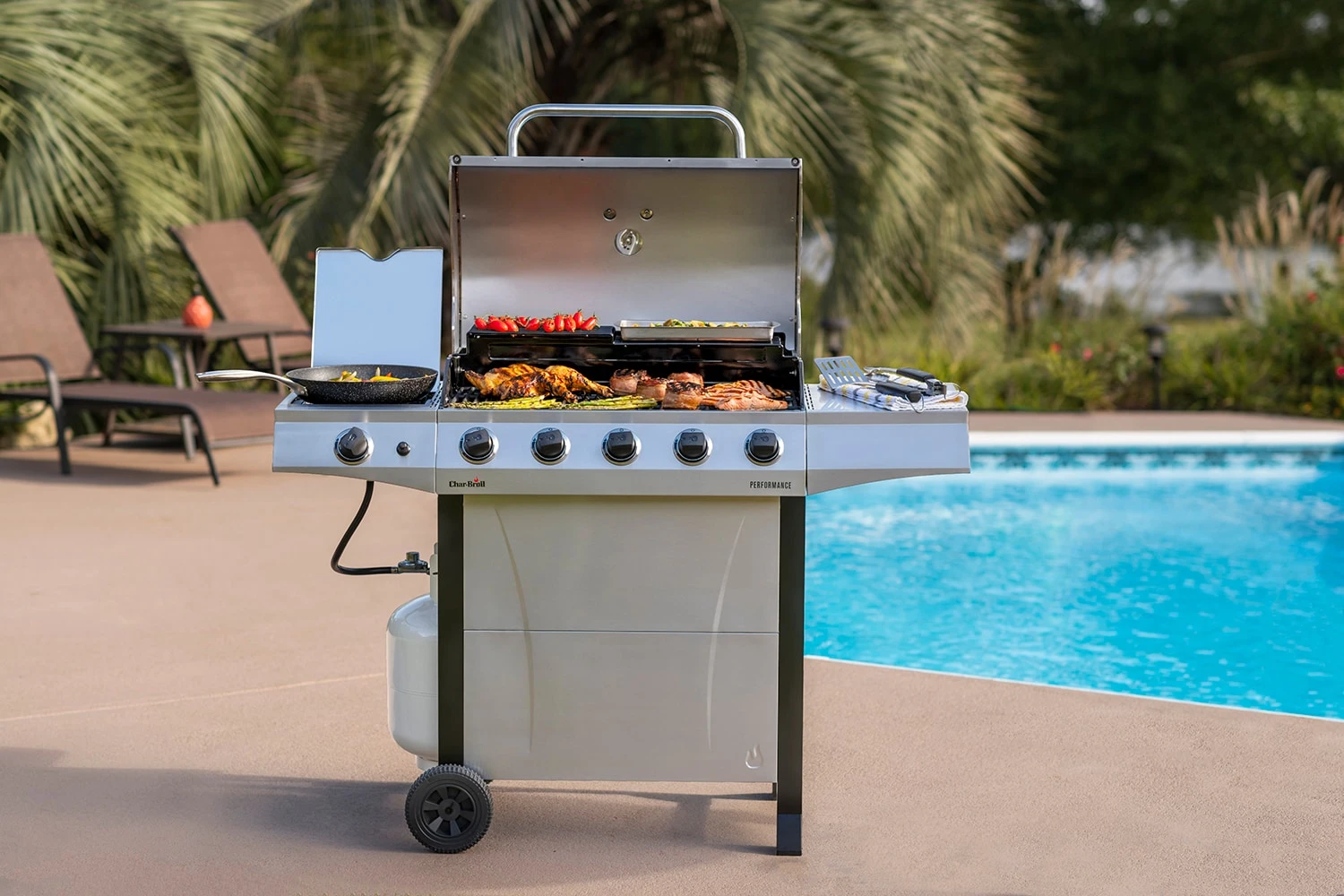 Char-Broil Grills Performance Silver 5-Burner Liquid Propane Gas Grill with 1 Side Burner 10 Char-Broil Grills Performance Silver 5-Burner Liquid Propane Gas Grill with 1 Side Burner - Image 10