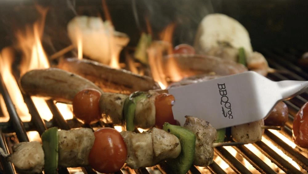 BBQ Croc Grilling Tools & Accessories 3 in 1 Barbecue Tool, 18 in. Blue Aluminum Scissor-style Tongs 3 BBQ Croc Grilling Tools & Accessories 3 in 1 Barbecue Tool, 18 in. Blue Aluminum Scissor-style Tongs - Image 3