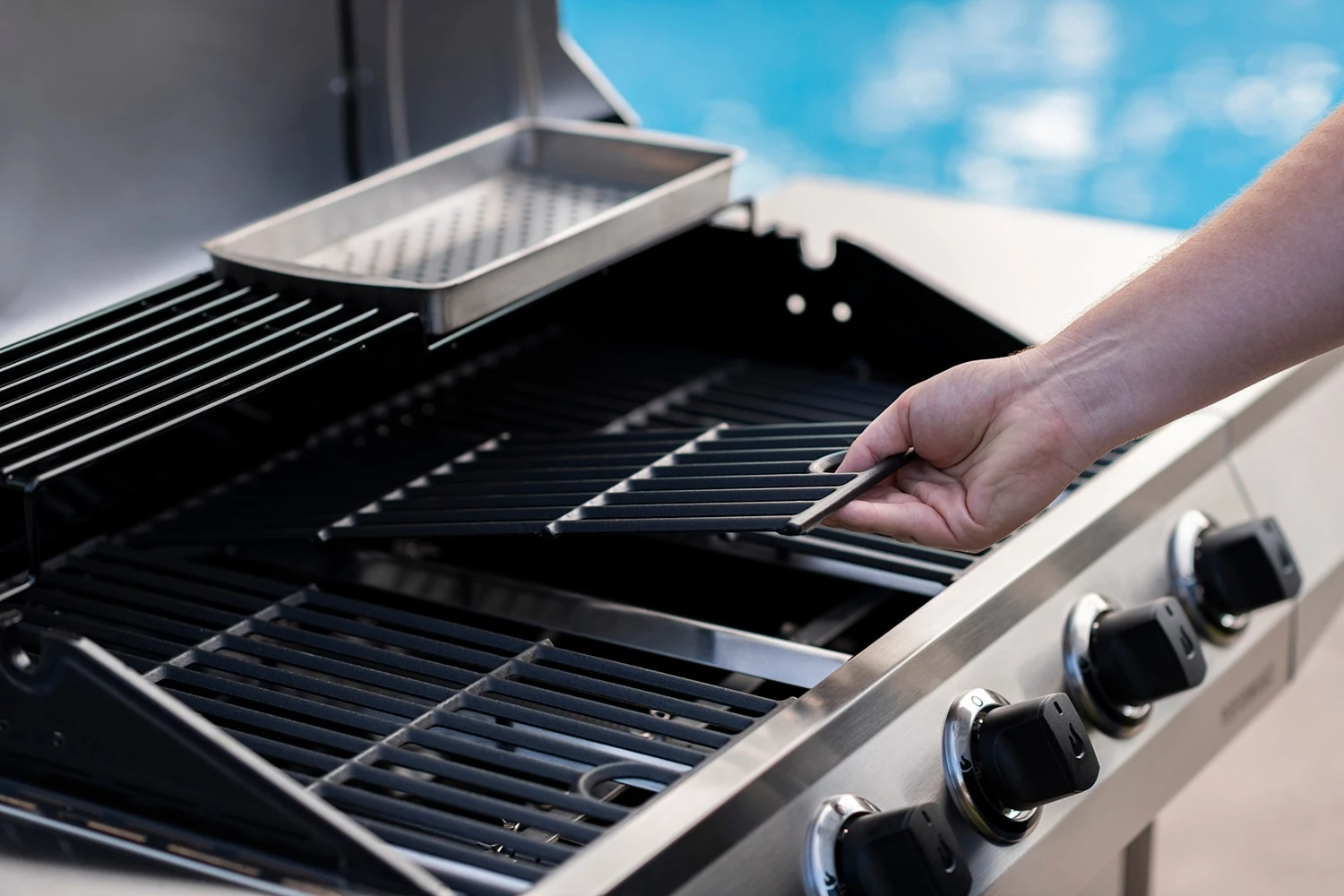 Char-Broil Grills Performance Silver 5-Burner Liquid Propane Gas Grill with 1 Side Burner 11 Char-Broil Grills Performance Silver 5-Burner Liquid Propane Gas Grill with 1 Side Burner - Image 11