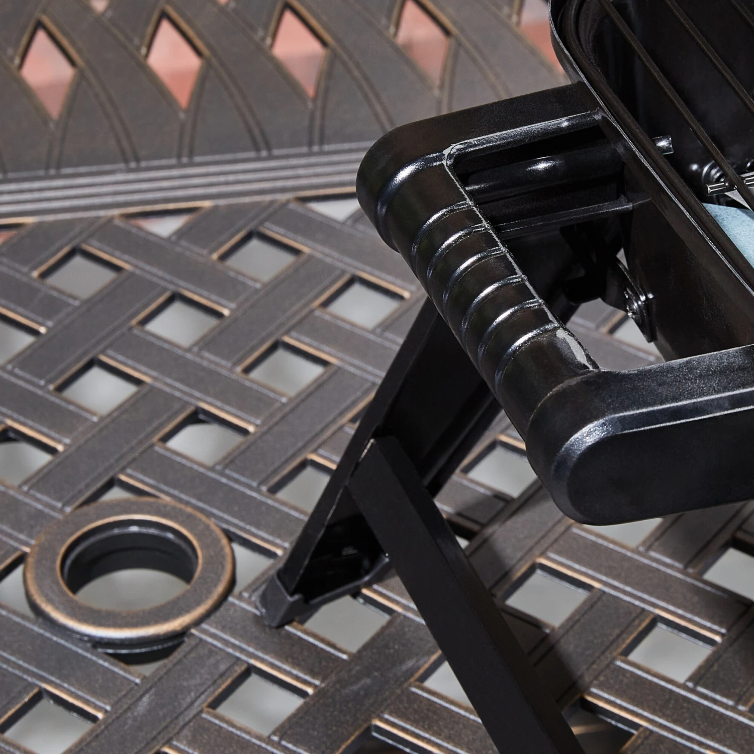 Mr. Bar-B-Q Grills Portable LP gas grill Black/Powder Coated 10000-BTU 178-sq in Portable Gas Grill 8 Mr. Bar-B-Q Grills Portable LP gas grill Black/Powder Coated 10000-BTU 178-sq in Portable Gas Grill - Image 8