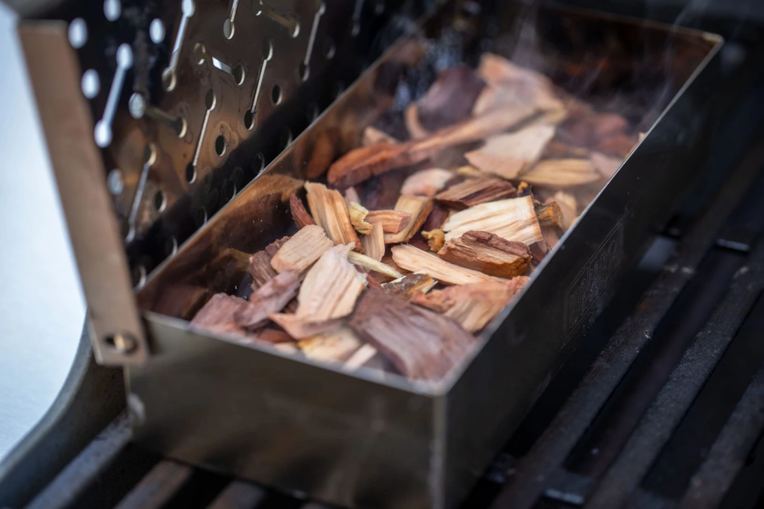 Weber Grilling Fuels Mesquite 192 Cubic Inch(Es) Wood Chips 3 Weber Grilling Fuels Mesquite 192 Cubic Inch(Es) Wood Chips - Image 3