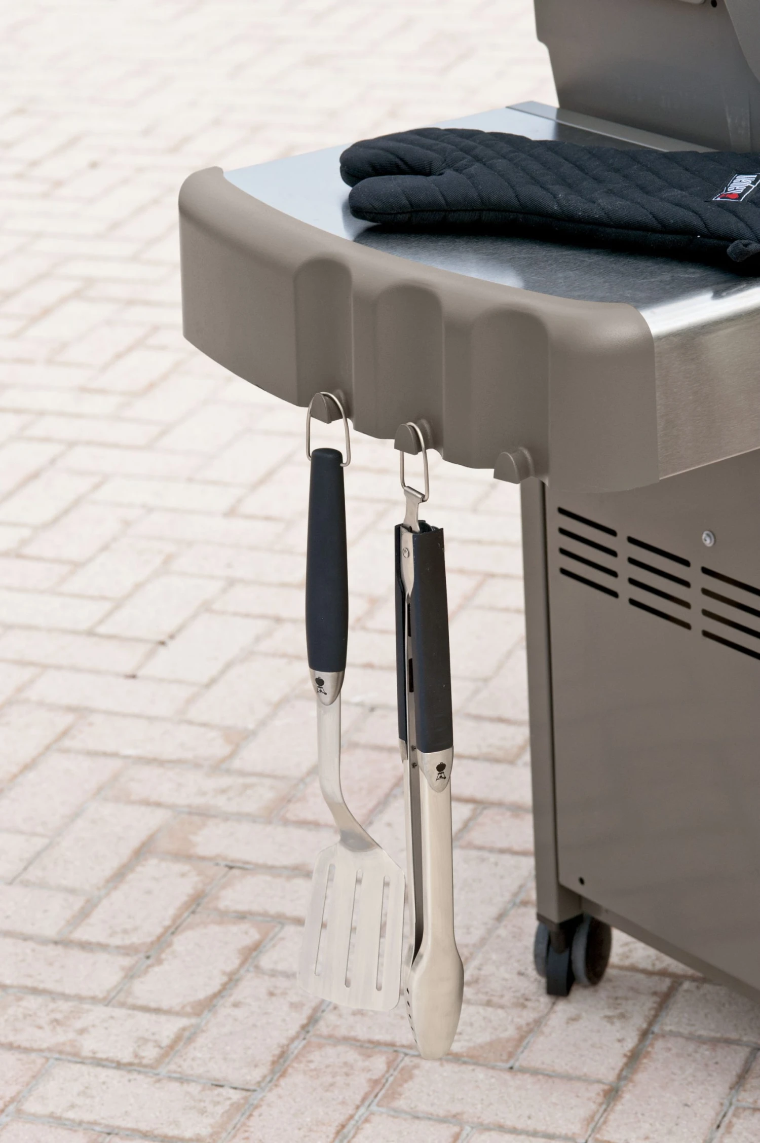 Weber Grilling Tools & Accessories Black Cotton Grill Mitt 3 Weber Grilling Tools & Accessories Black Cotton Grill Mitt - Image 3